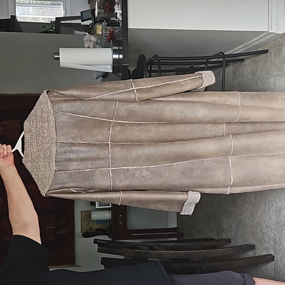 Faux Lamb skin jacket - Picture 2 of 3